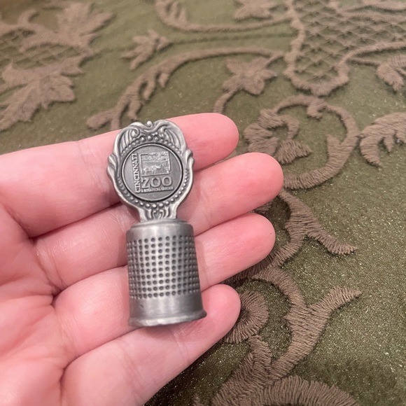 Cincinnati Zoo Souvenir Thimble - Picture 2 of 4